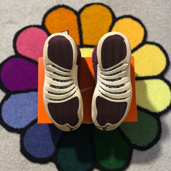 Worn - Picture 3 of 3